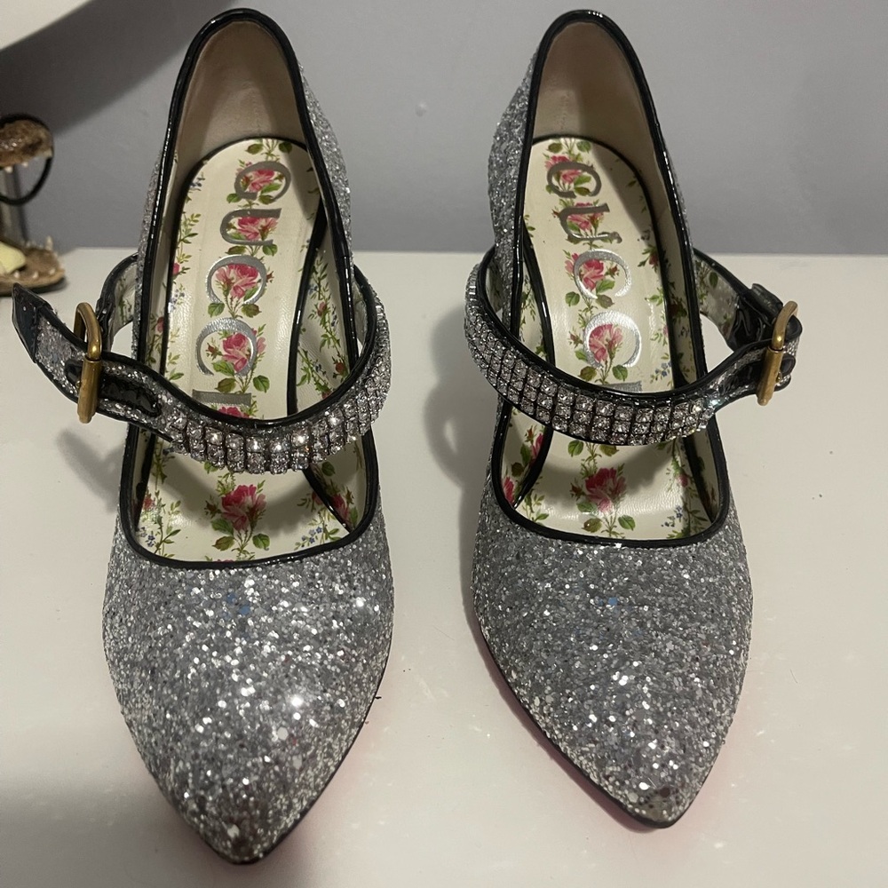 Gucci Glitter Pump With Crystals
